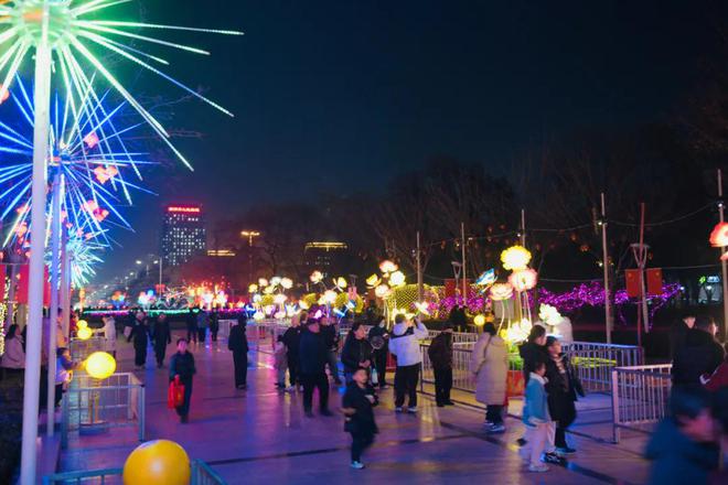 今年过年濮阳这些地方彩灯有看头！(图4)